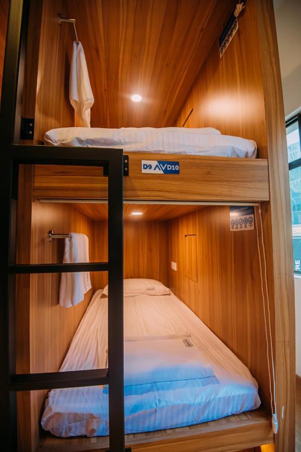 Single Bed in Mixed Dormitory Room