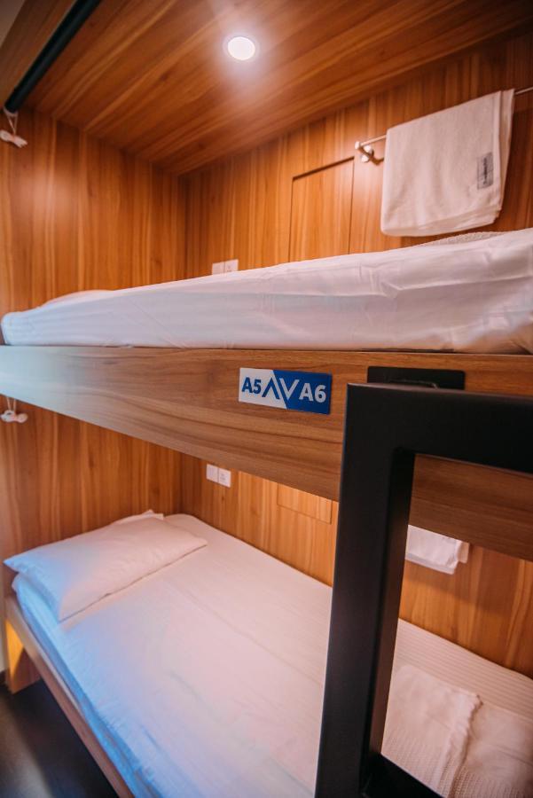 Single Bed in Mixed Dormitory Room